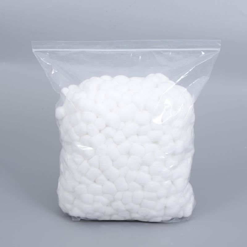 Гипоаллергенные ватные шарики большого размера из 100% чистой впитывающей жидкости.